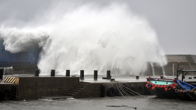16h chieu nay, bao do bo cac tinh Ha Tinh-Quang Tri hinh anh