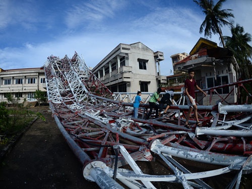 Lam ro do cot ang-ten cao 150 m do ky thuat hay mua bao hinh anh