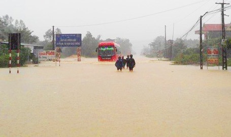 Vo cung luc 2 ho dap, Thanh Hoa chim trong bien nuoc hinh anh
