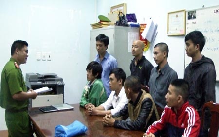 Day ca do bong da tren mang quy mo lon hinh anh