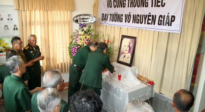 Hoi Cuu chien binh lap ban tho ‘Nguoi anh ca’ hinh anh