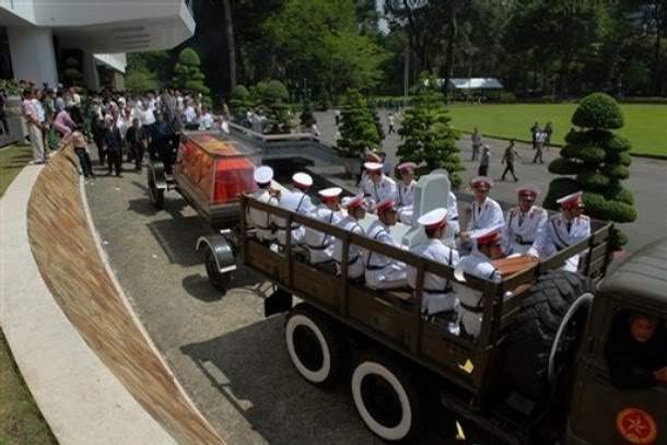 Nhung nghi thuc quan trong doi voi Le Quoc tang hinh anh