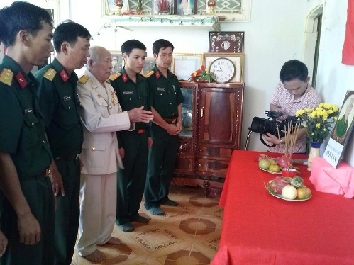 Nguoi linh 91 tuoi lap Ban tho Dai tuong Vo Nguyen Giap hinh anh