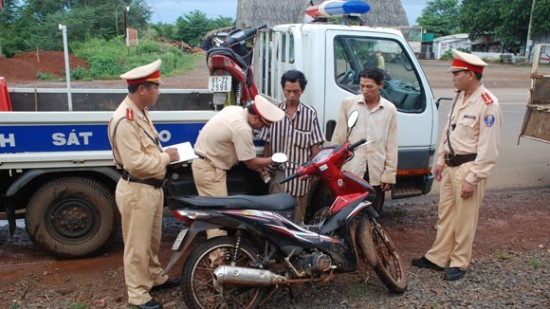 Duoc dat coc tien de khong bi giu xe vi pham hinh anh