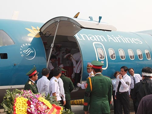 Co truong cho linh cuu Dai tuong ke ve chuyen bay dac biet hinh anh