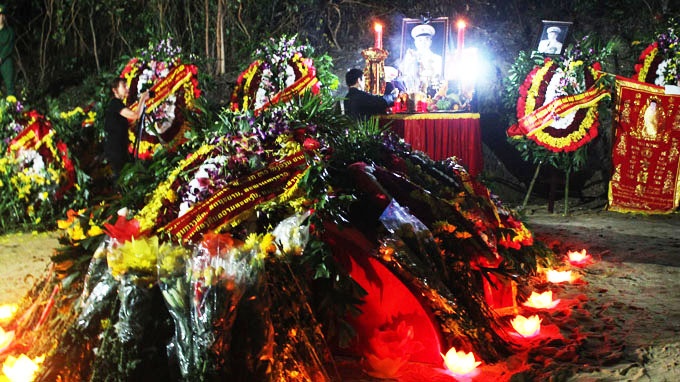 Le an tang Dai tuong tai Vung Chua hinh anh