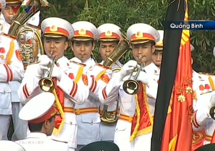 Cu Quoc thieu thay cho Quoc ca trong Le Quoc tang hinh anh