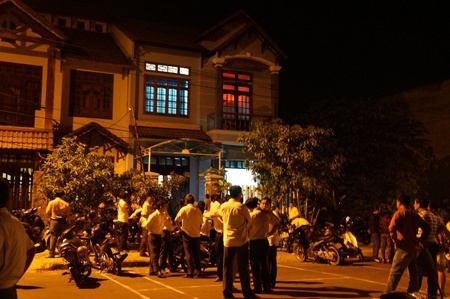 Giam doc trung tam phat trien quy dat treo co tai nha rieng hinh anh