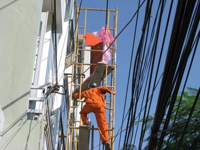 Cuu cha bi dien giat, 2 anh em tu vong hinh anh