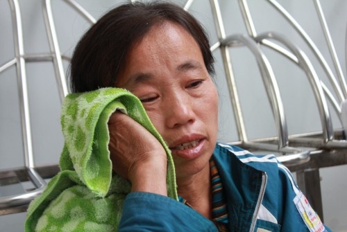 Gia canh thuong tam nan nhan bi 2 cong an danh chet hinh anh