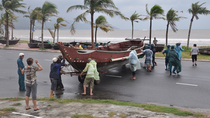 Mien Trung lai doi mat bao moi hinh anh