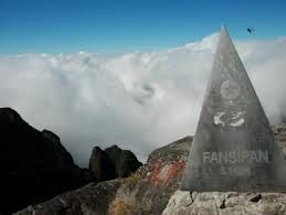 Chinh phuc dinh Phan Xi Pang mat 15 phut bang cap treo hinh anh