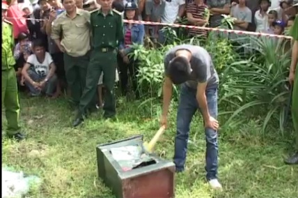 Clip thuc nghiem hien truong duc ket sat trom 43 chi vang hinh anh