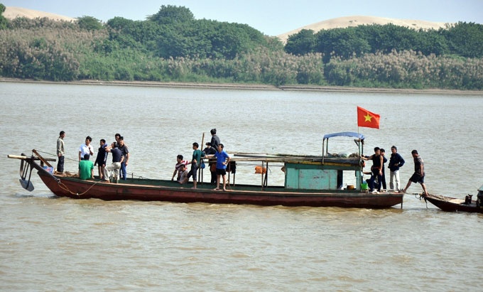 Hom nay, tiep tuc thue tho lan tim nan nhan vu Cat Tuong hinh anh