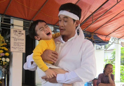 Bo nu phong vien tu nan: ‘Lay xong tin, sao con khong ve’ hinh anh