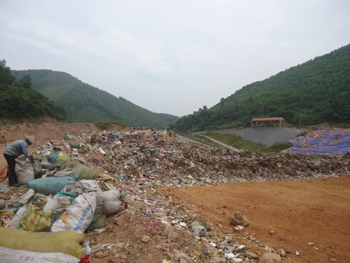 Nghia trang 13 hai nhi khong duoc lam nguoi hinh anh