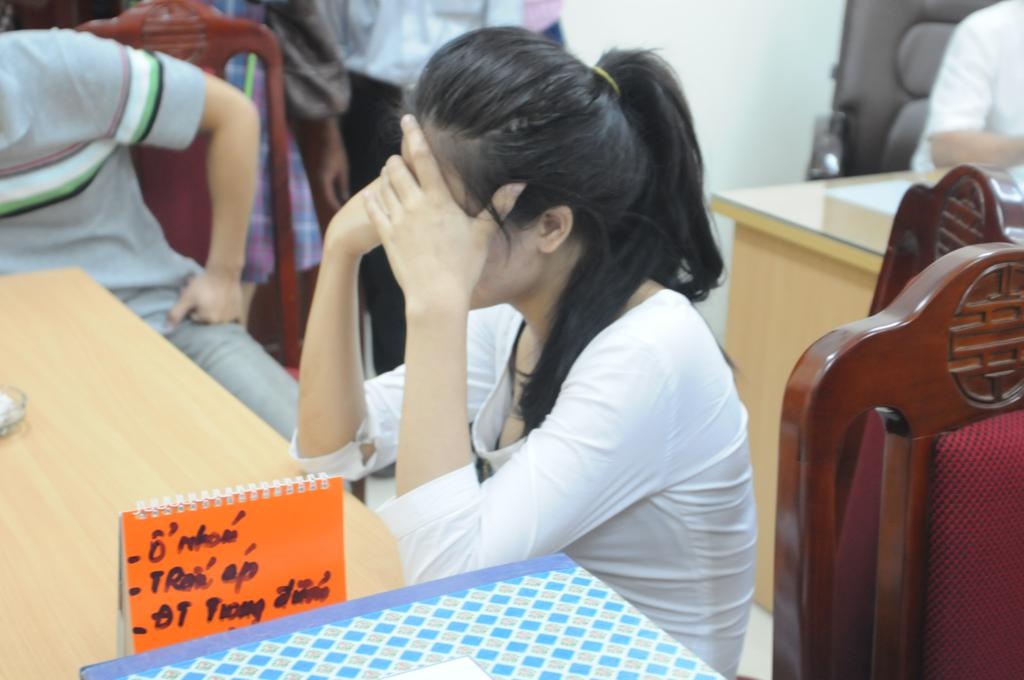 Nu sinh dieu hanh duong day my nu ban than hinh anh