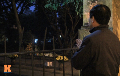 Nguoi dan toi nha Dai tuong vieng 49 ngay hinh anh