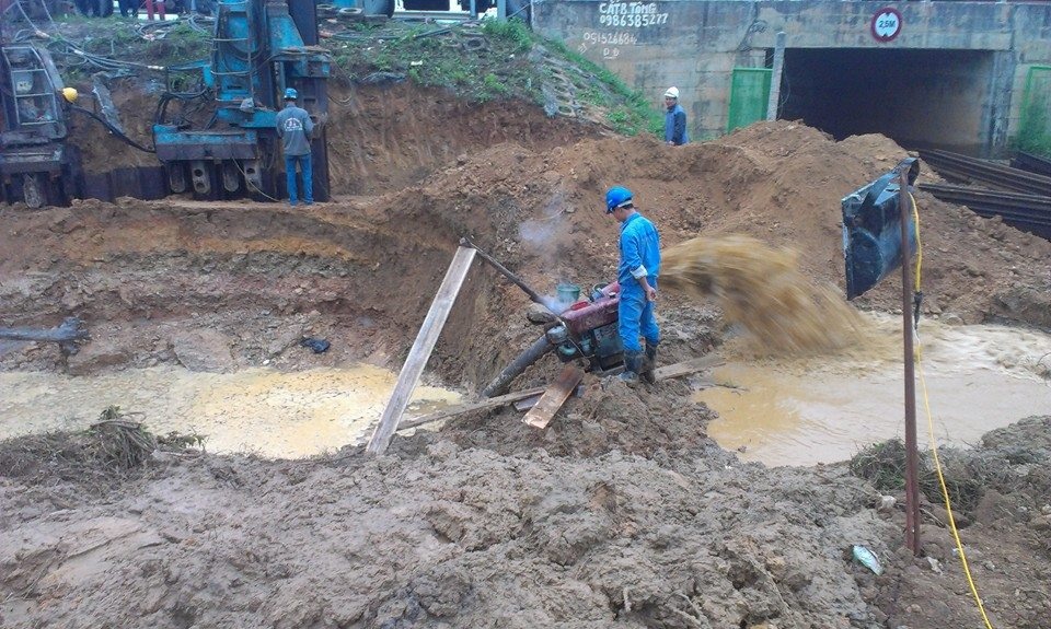 Vo duong ong dan ve Ha Noi, nhieu quan mat nuoc hinh anh