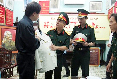 Bo quan phuc cuoi cung duoc may than toc cua Dai tuong hinh anh