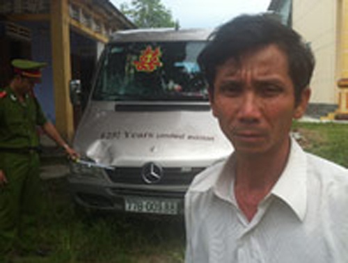 Khoi to tai xe tong chet nu phong vien trong bao hinh anh