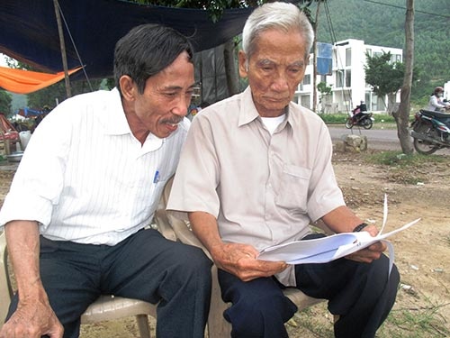 Nguoi cha gia 15 nam di keu oan cho con hinh anh