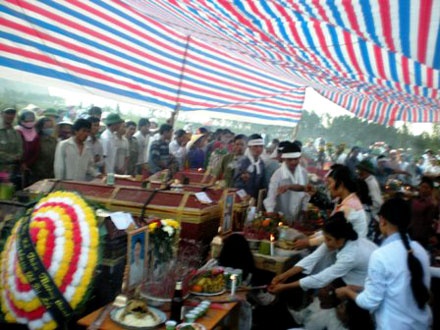 So thich la cua 'di nhan ngui duoc mui xac chet' hinh anh