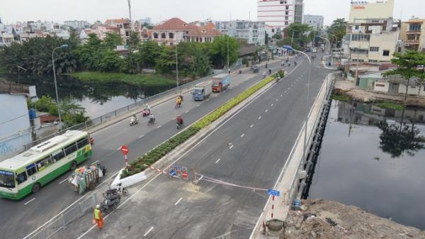 Ngay mai thong xe cau Do o Sai Gon hinh anh