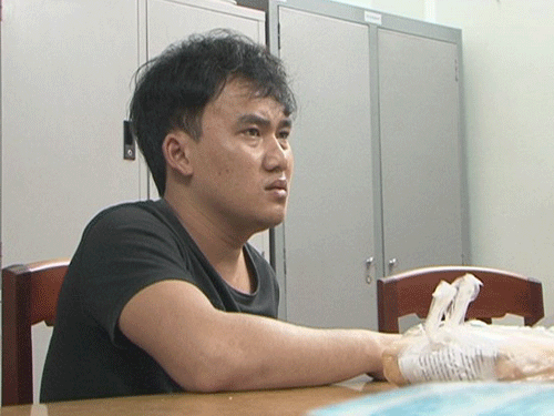 Bat ke cuop chuyen khoe ‘cua quy’ hinh anh