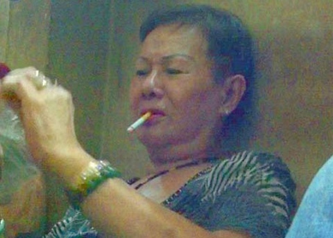 Nguoi vo dau tiet lo thoi trang hoa cua trum Nam Cam hinh anh