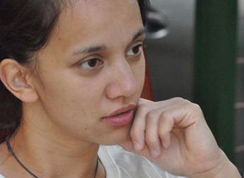 Gan 10.000 ngay tim cha cua co gai Viet - Sec hinh anh