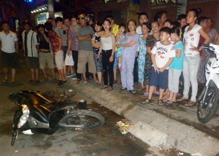 Mot phu nu suyt bi nhom con do thieu song hinh anh