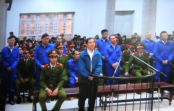 An tu hinh la thoa dang voi Duong Chi Dung hinh anh