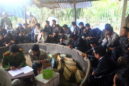 Gan 60 canh sat vay o da ga an tien quy mo lon hinh anh
