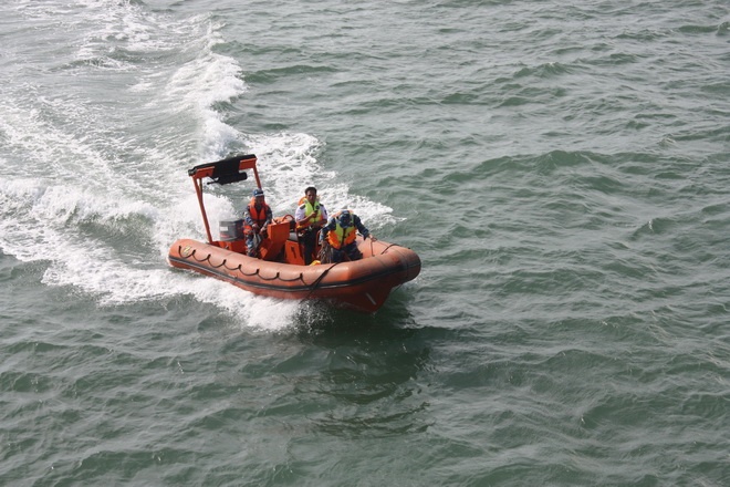 Nghe canh sat bien co hai 'phi vu' dac biet hinh anh