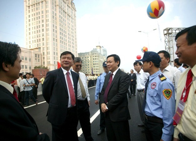 Bo truong Thang va nhung cu tram hinh anh