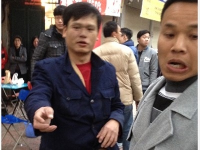 Lai xe chay mau mom vi hanh khach hanh hung dau nam moi hinh anh