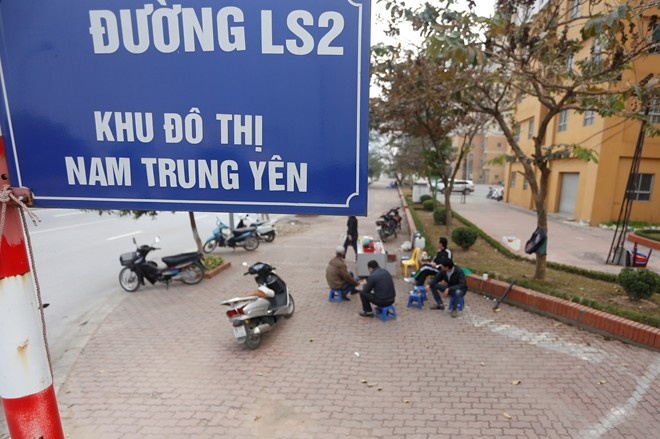Ha Noi thu don bien bao ten duong ky di hinh anh