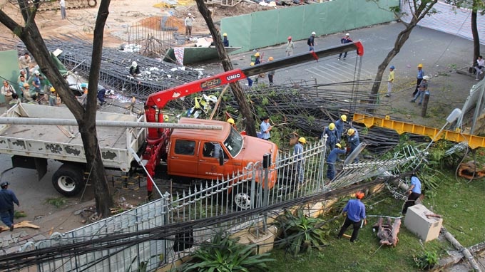 Tam dinh chi thi cong vi de can cau nga vao bao tang hinh anh