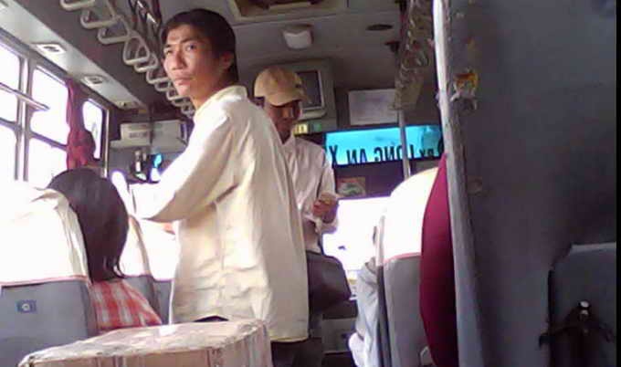 Dung kim tiem de doa khach di xe buyt o Sai Gon hinh anh