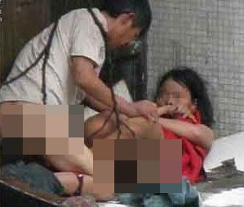 Giup chong cuong hiep em gai 7 tuoi hinh anh