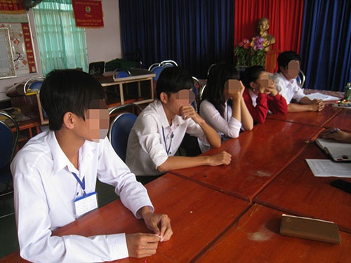 Vu cam vang gia lay tien ty: Du do hoc sinh pham toi hinh anh