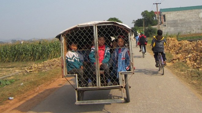 Can canh xe tu che 'than chet' cho hoc sinh o Ha Noi hinh anh