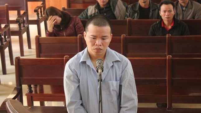 Lua thieu nu ban vao o mai dam hinh anh