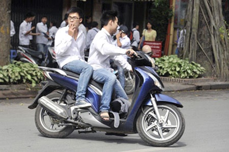 Se ghi hinh hoc sinh vi pham Luat giao thong duong bo hinh anh