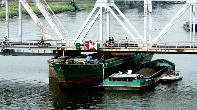 Sa lan lai mac ket tai cau Binh Loi hinh anh