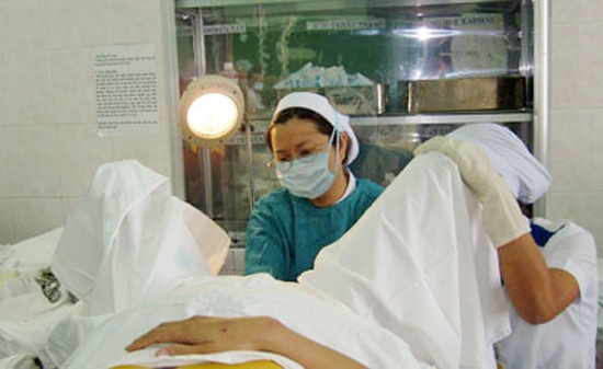 Suyt vo tu cung vi tu pha thai bang thuoc hinh anh