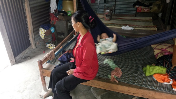 Hai nam bi tham cua co be bi cha ruot gio tro doi bai hinh anh