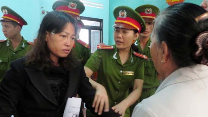 Bi cao ‘ky an trom de’ bi phat 24 thang tu giam hinh anh