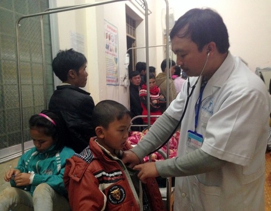 7 HS vu no 'luu dan' nhap vien trong tinh trang nguy kich hinh anh